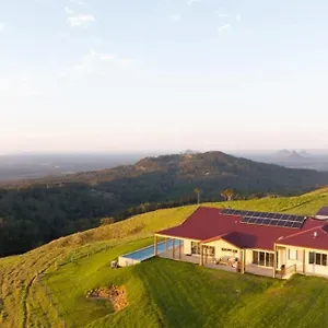 https://private-estate-panoramic-views.queenslandhotels.net